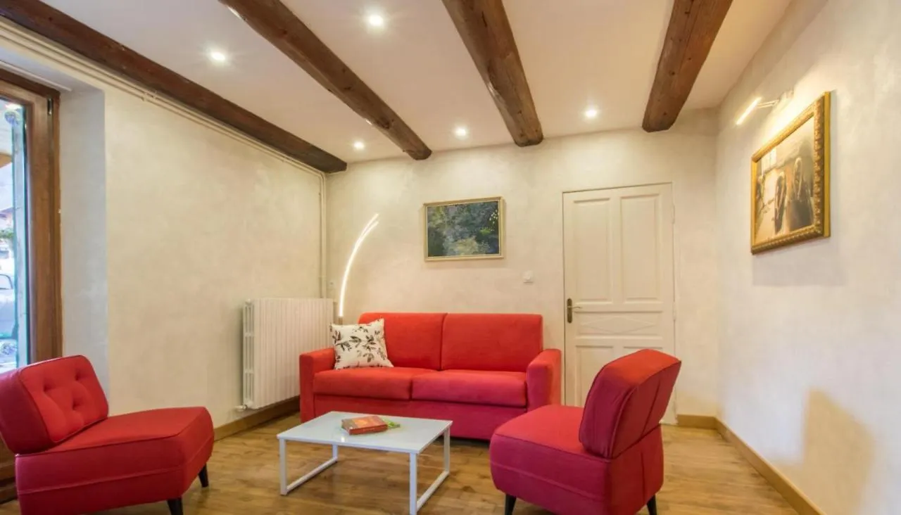 Le Clos Savoie Lorraine Thones 0*,  France