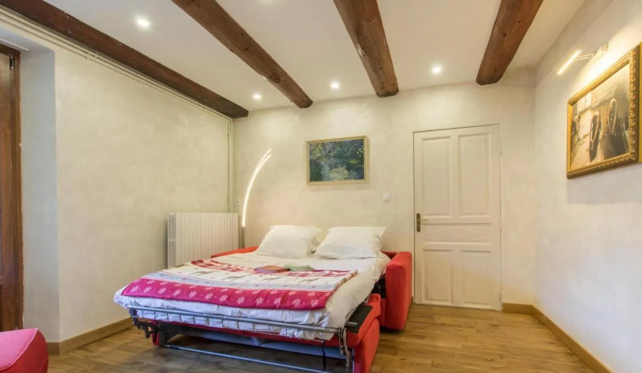 Le Clos Savoie Lorraine Thones 0*,  France